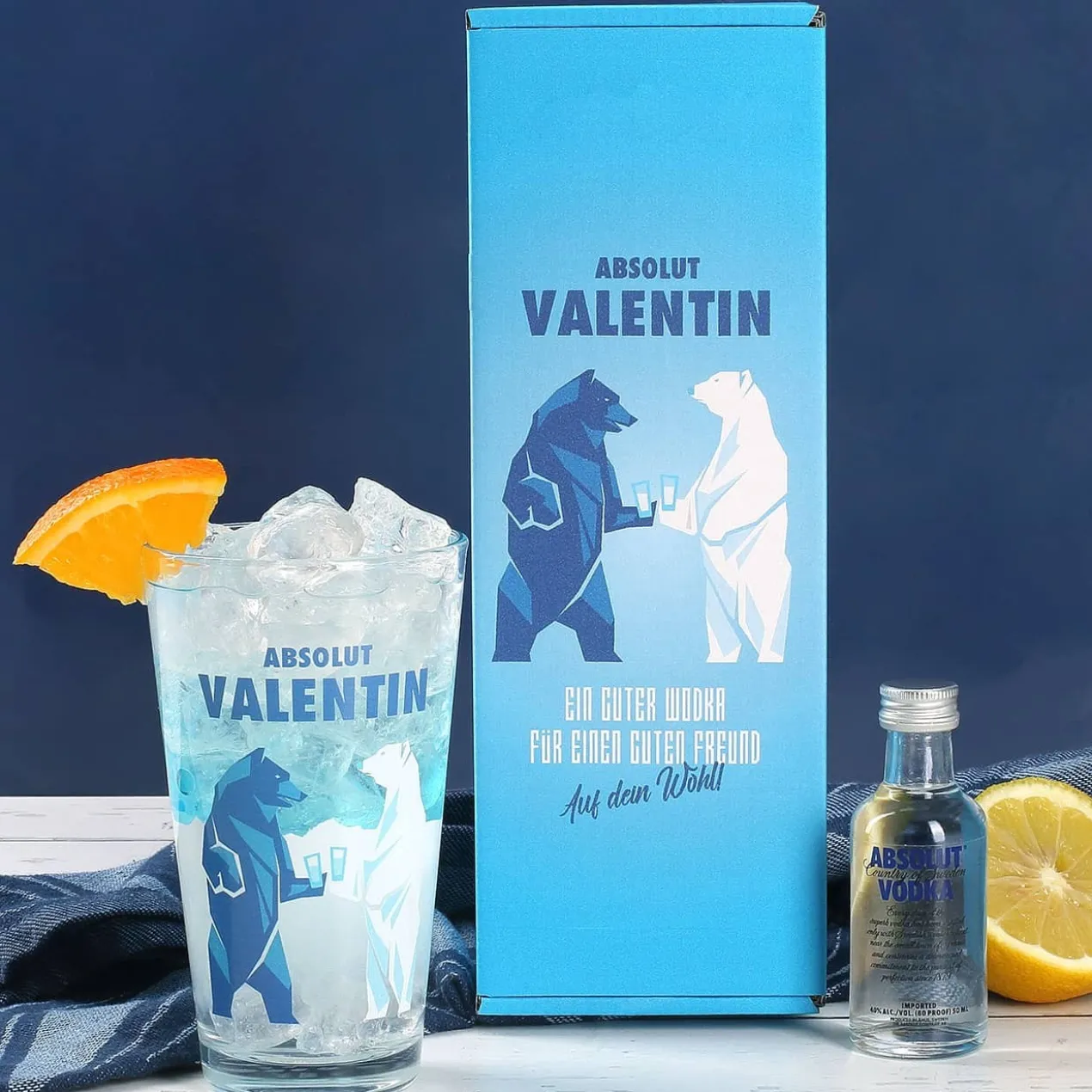 Absolut Vodka Set mit bedrucktem Glas und einer Flasche Vodka in persönlicher Geschenkbox