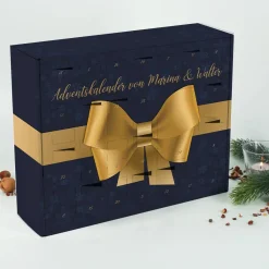 Adventskalender mit großer Schleife und Ihrem Wunschtext