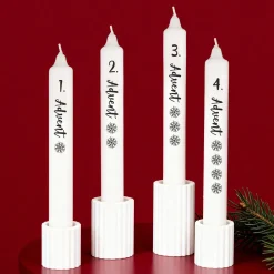 Adventskerzen im 4er-Set | Weiße Stabkerzen mit Schneeflocken für Adventskranz & Weihnachtsdeko