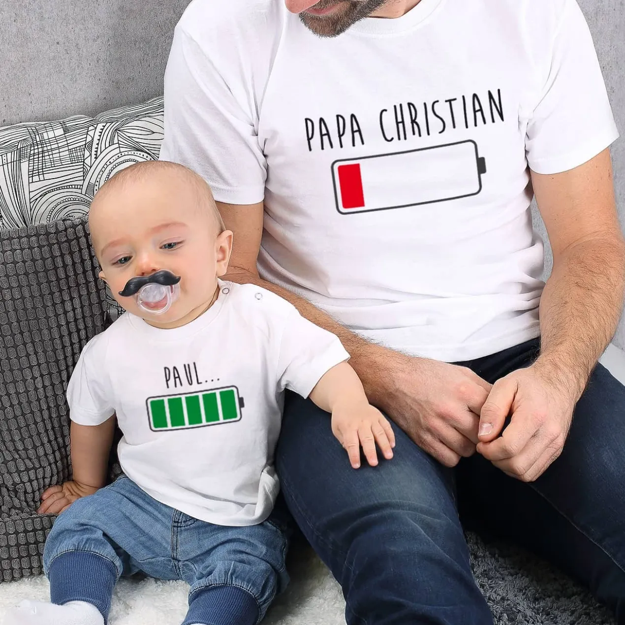 Akku - T-Shirt für Vater und Sohn mit Ihrem Wunschtext bedruckt