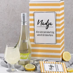 Alkoholfreier Cocktail im Set mit Box, graviertem Glas und Postkarte