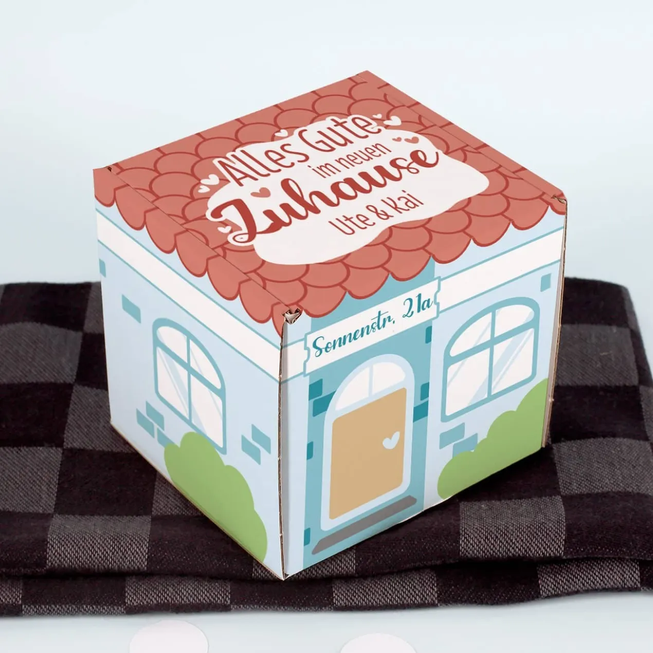 Alles Gute im neuen Zuhause - Schnaps-Geschenkset zum Einzug verpackt als kleines Haus