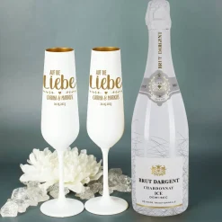 Auf die Liebe - Edles Geschenkset zur Hochzeit mit Sektgläsern und Sektflasche