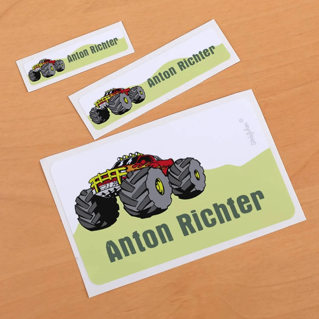 Aufkleber für die Schule mit Monstertruck