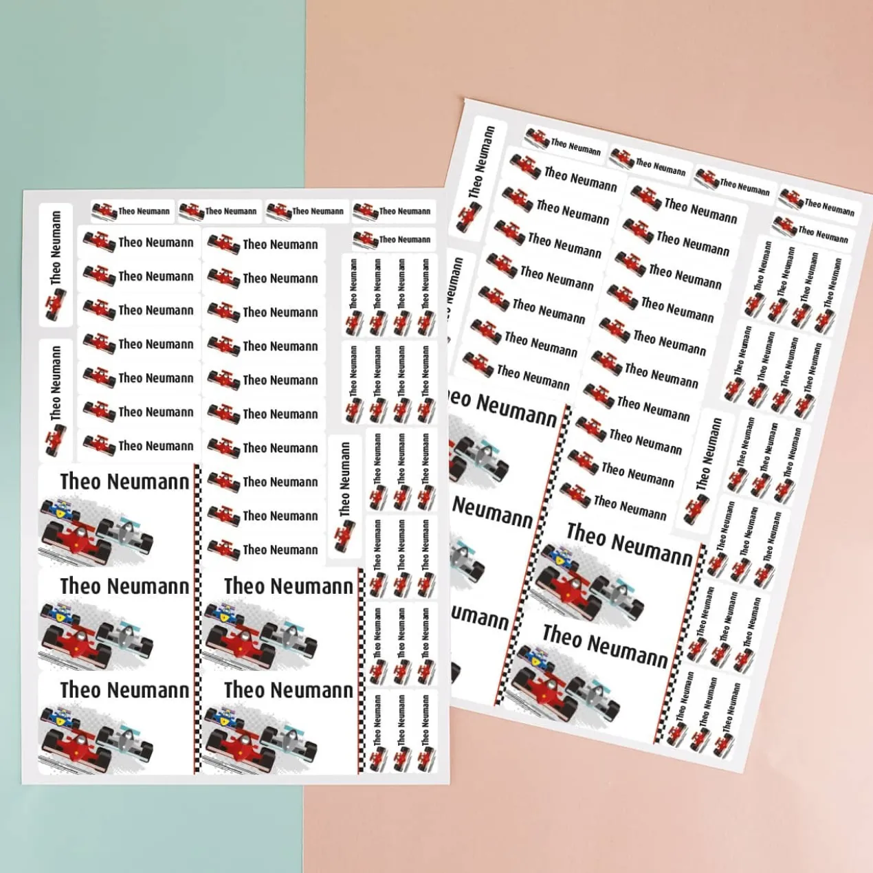 Aufkleber-Set mit Rennwagen und Wunschnamen