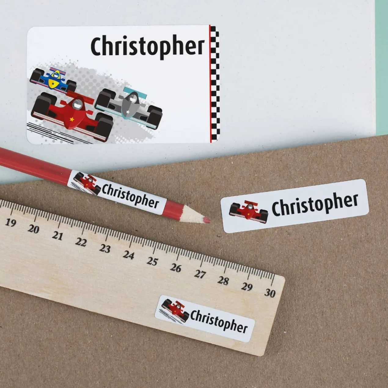 Aufkleber-Set mit Rennwagen und Wunschnamen