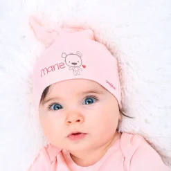 Babymütze in verschiedenen Farben mit Namensaufdruck