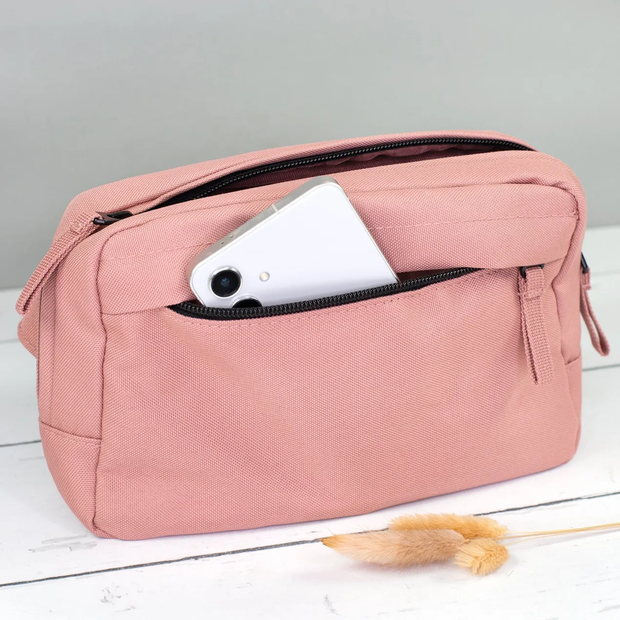 Bauchtasche 'Dog Mom' personalisiert mit Name in Schwarz o. Rosa | Gürteltasche für Hunde Mama & Frauen