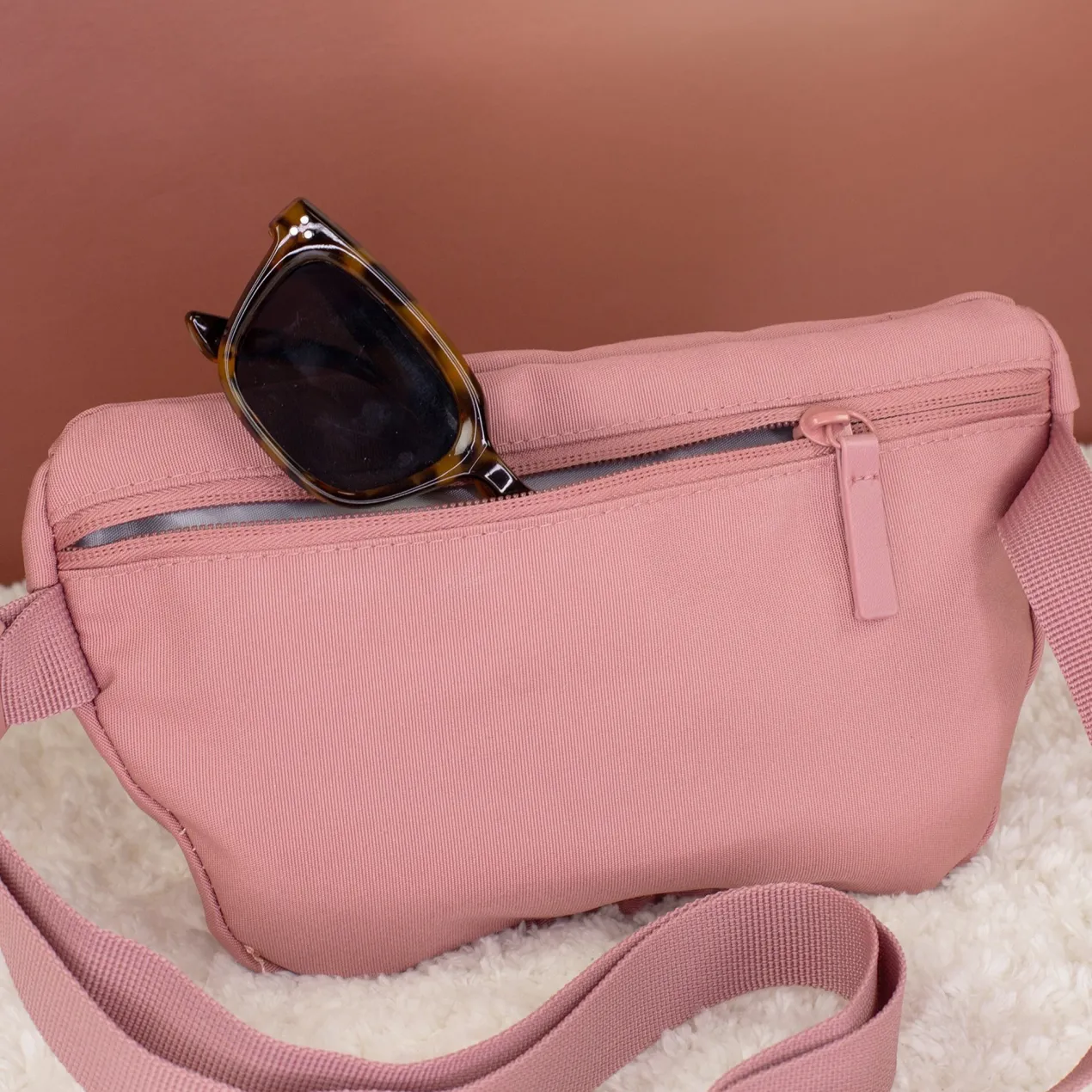 Bauchtasche 'Einatmen Ausatmen Lächeln' | Crossbody Tasche als lustiges Geschenk für Frauen & Kollegen