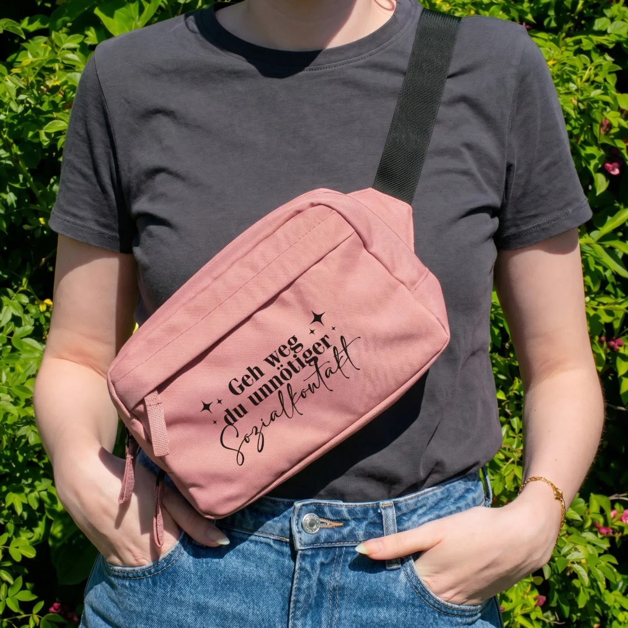 Bauchtasche 'Unnötiger Sozialkontakt' | Umhängetasche als lustiges Geschenk für Frauen mit Farbwahl