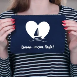 Beautycase dunkelblau mit Schiffchen und Wunschtext