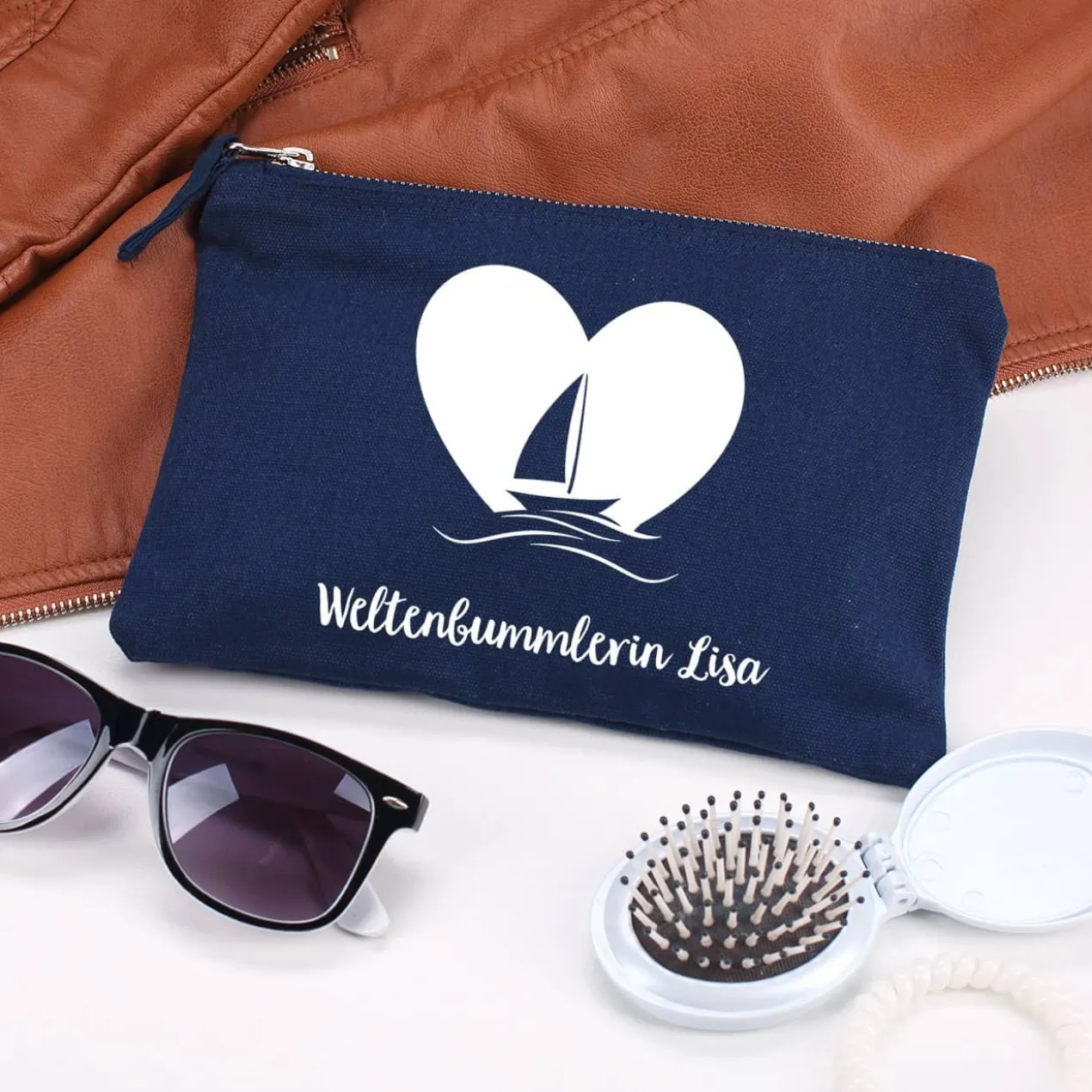 Beautycase dunkelblau mit Schiffchen und Wunschtext