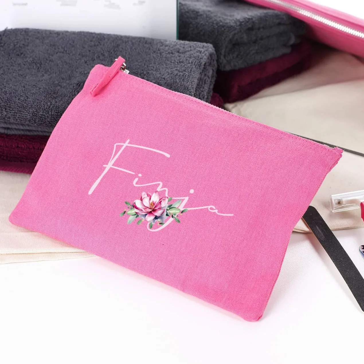 Beautycase mit Magnolienblüte und Name