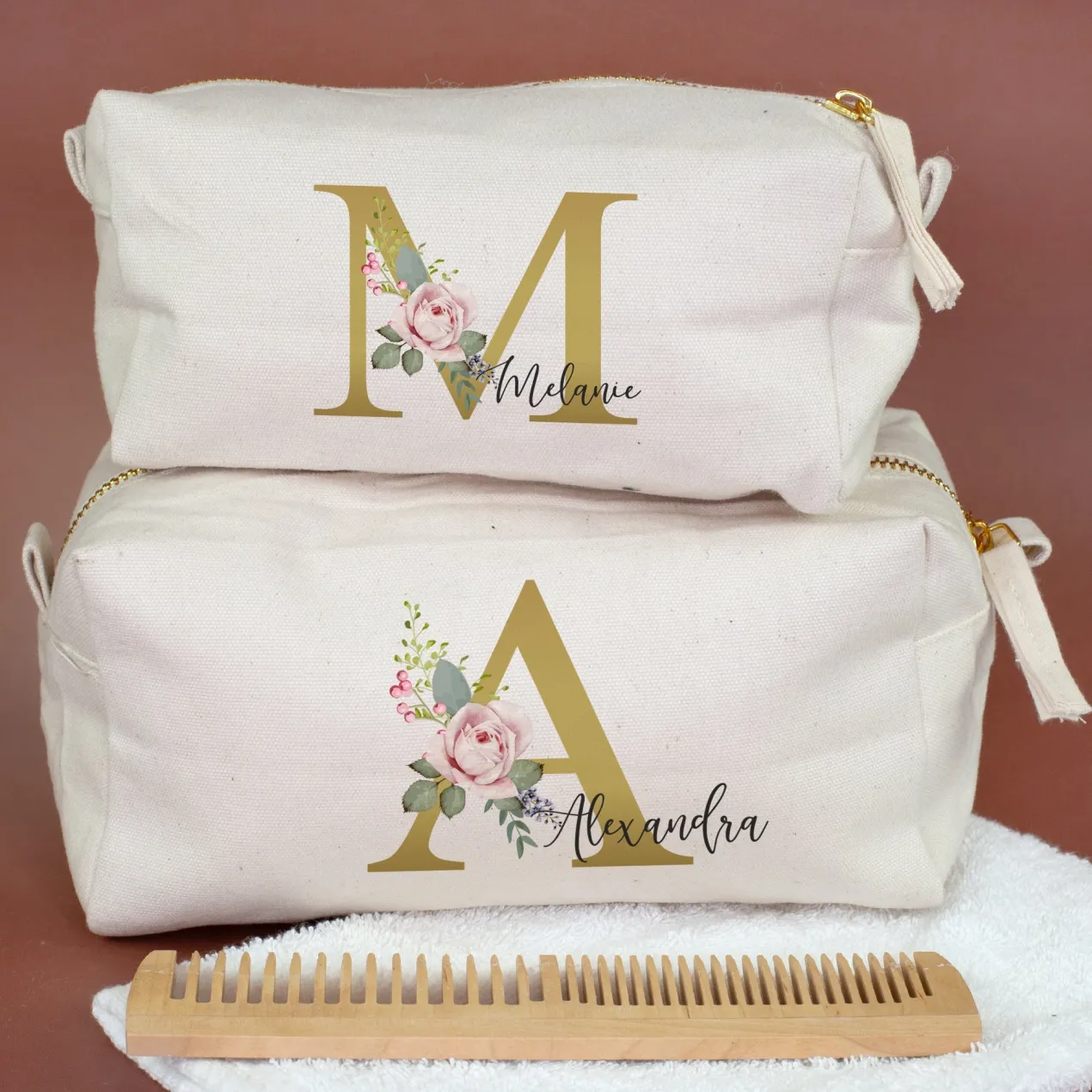 Beautycase & Schlampermäppchen mit Initiale und Name personalisiert | Kleine Tasche mit Blumen Motiv