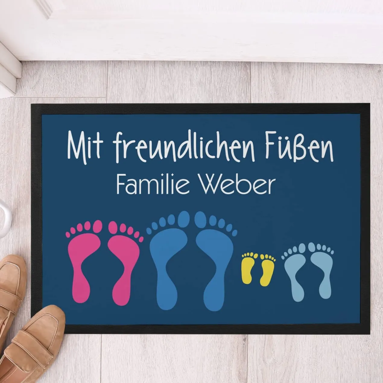 Bedruckte Fußmatte Mit freundlichen Füßen - personalisiert mit Text