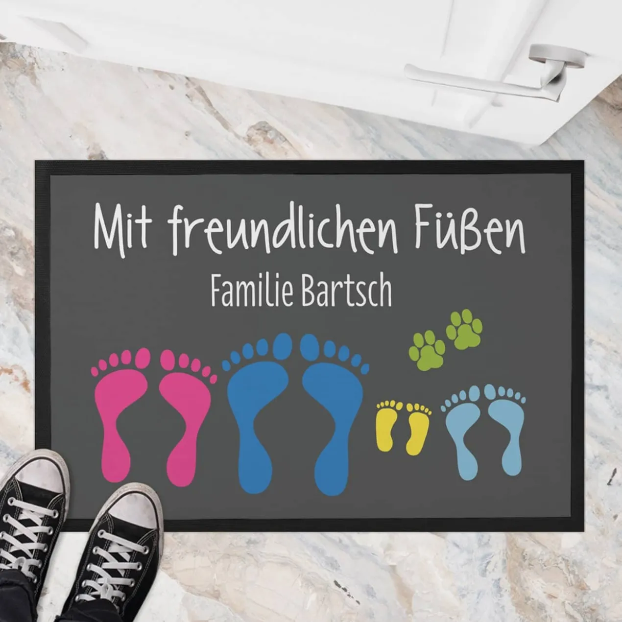Bedruckte Fußmatte Mit freundlichen Füßen - personalisiert mit Text