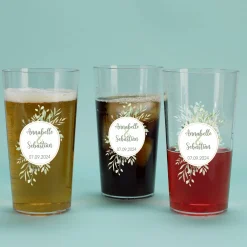 Bedruckter Stapelbecher mit Namen und Datum für Hochzeit, Polterabend, JGA