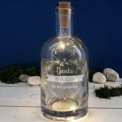 Beleuchtete Flasche mit 3 Zeilen Wunschtext graviert