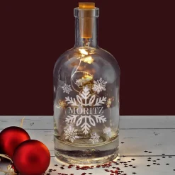 Beleuchtete Karaffe zu Weihnachten mit Schneeflocken und Ihrem Text graviert