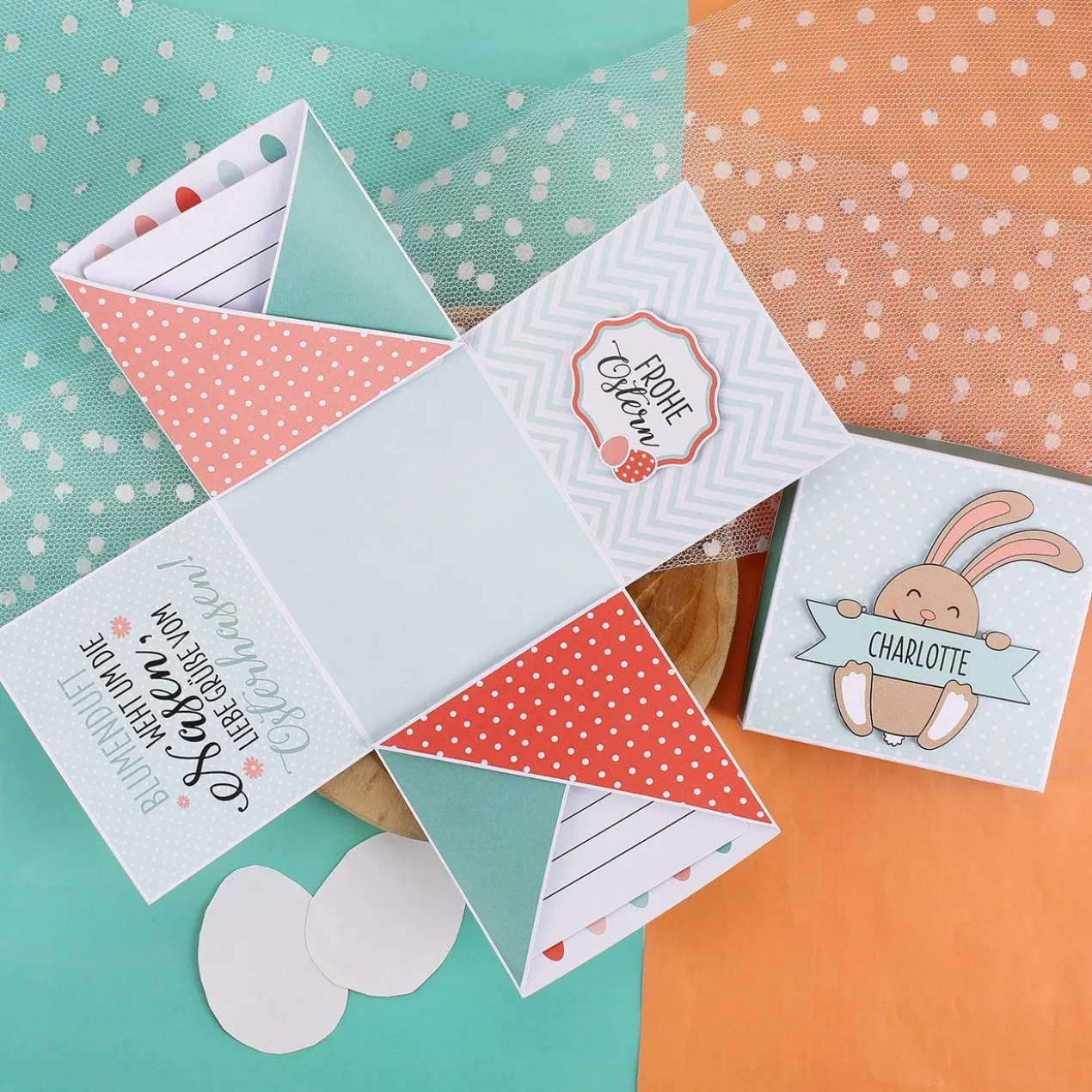 Überraschungsbox zu Ostern mit niedlichem Osterhasen und Ihrem Wunschnamen