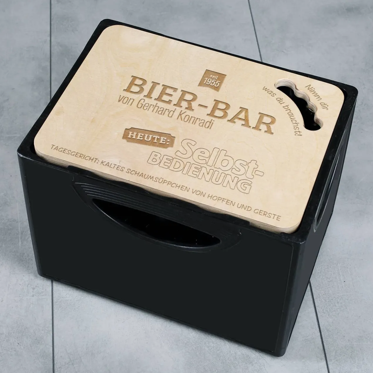 Bier-Bar - Bierkastendeckel aus Holz mit individueller Gravur