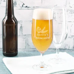 Bierchen Pilstulpe graviert mit Hopfenmotiv und Name von Leonardo