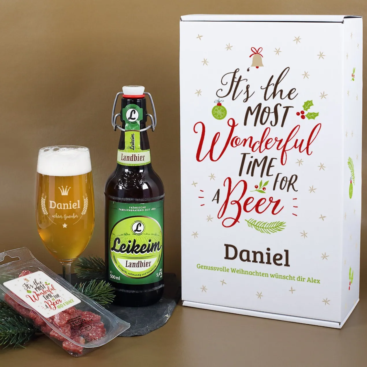 Bier-Geschenkset zu Weihnachten mit gravierter Pilstulpe, Bierflasche und Salami-Herzen