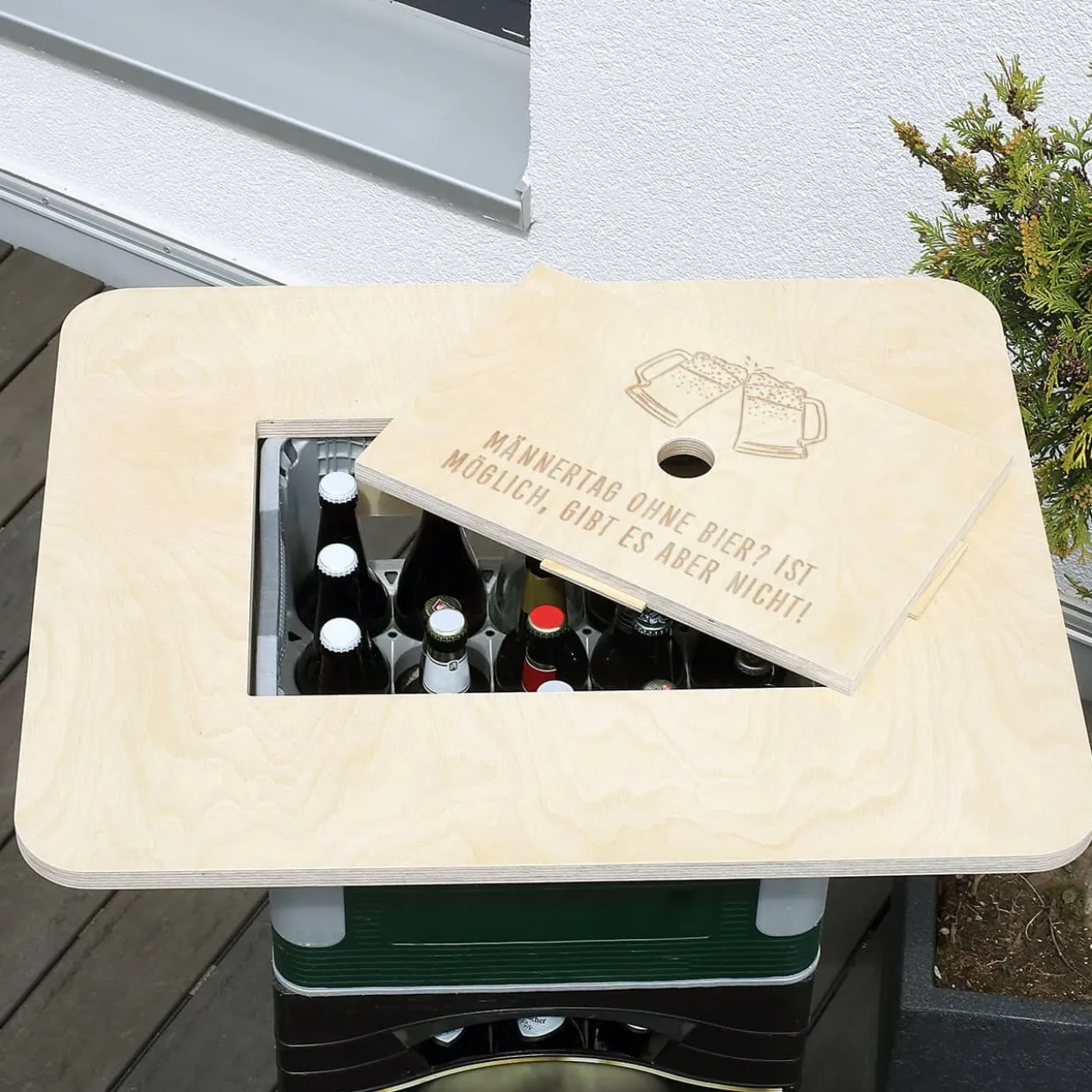 Bierkasten-Tisch mit persönlicher Wunschgravur