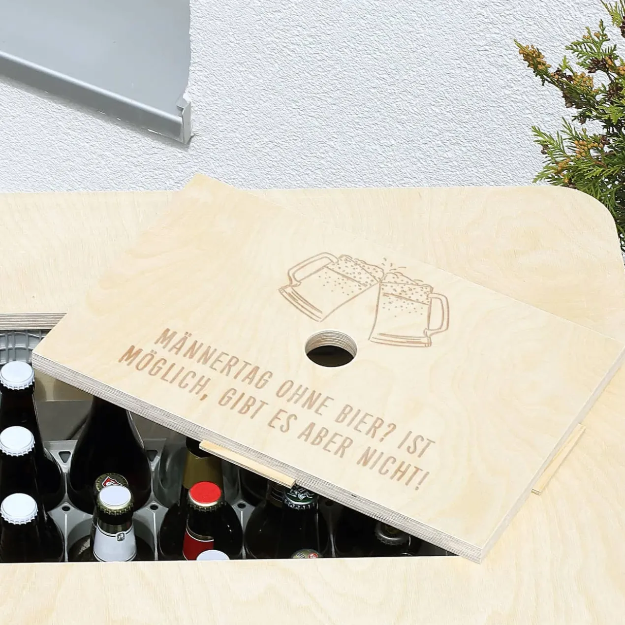 Bierkasten-Tisch mit persönlicher Wunschgravur