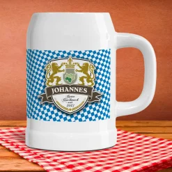 Bierkrug mit eigenem Namen im Löwen-Wappen