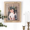 Bilderrahmen im Hochformat graviert mit Namen zum Valentinstag und zur Hochzeit