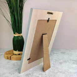 Bilderrahmen mit Deko-Herzen aus Holz | 24,5 × 20 cm