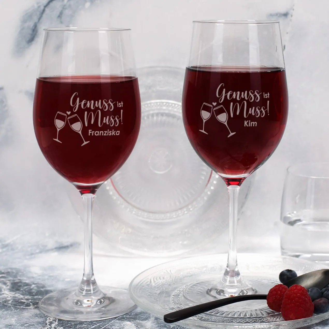Biorebe Wein mit zwei Rotweingläsern und Weinbutler im Set