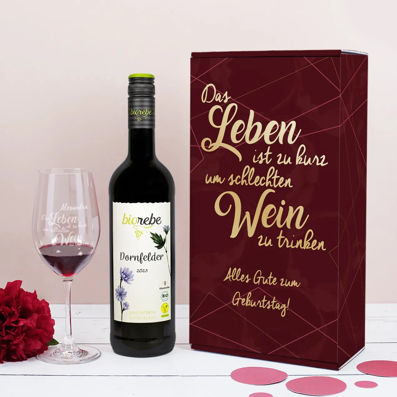 Biorebe Wein und Weinglas in personalisierter Geschenkverpackung