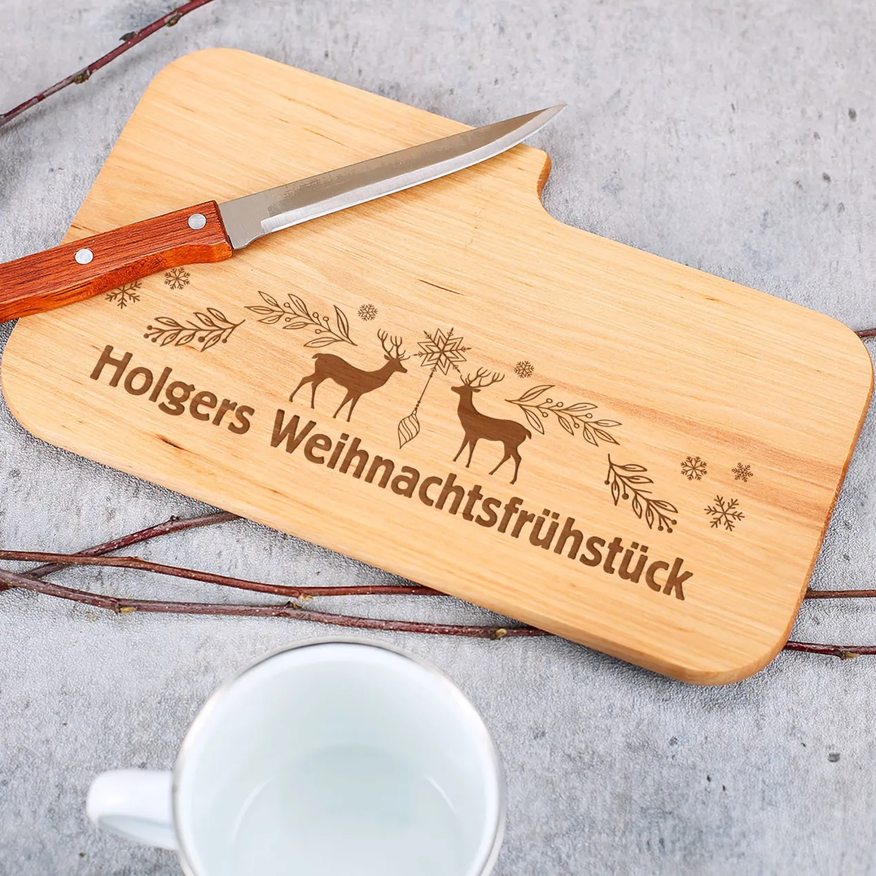 Brettchen mit personalisierter Gravur zu Weihnachten | Frühstücksbrettchen aus Holz