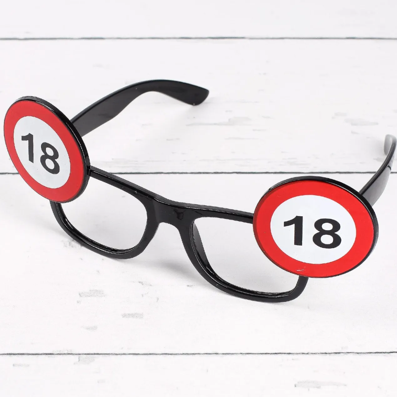 Brille mit Verkehrszeichen zum 18. Geburtstag