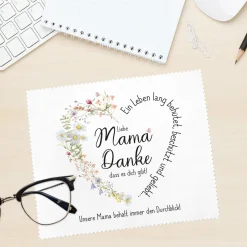 Brillenputztuch für Mama zu Muttertag mit Wunschtext | Motiv in Herzform