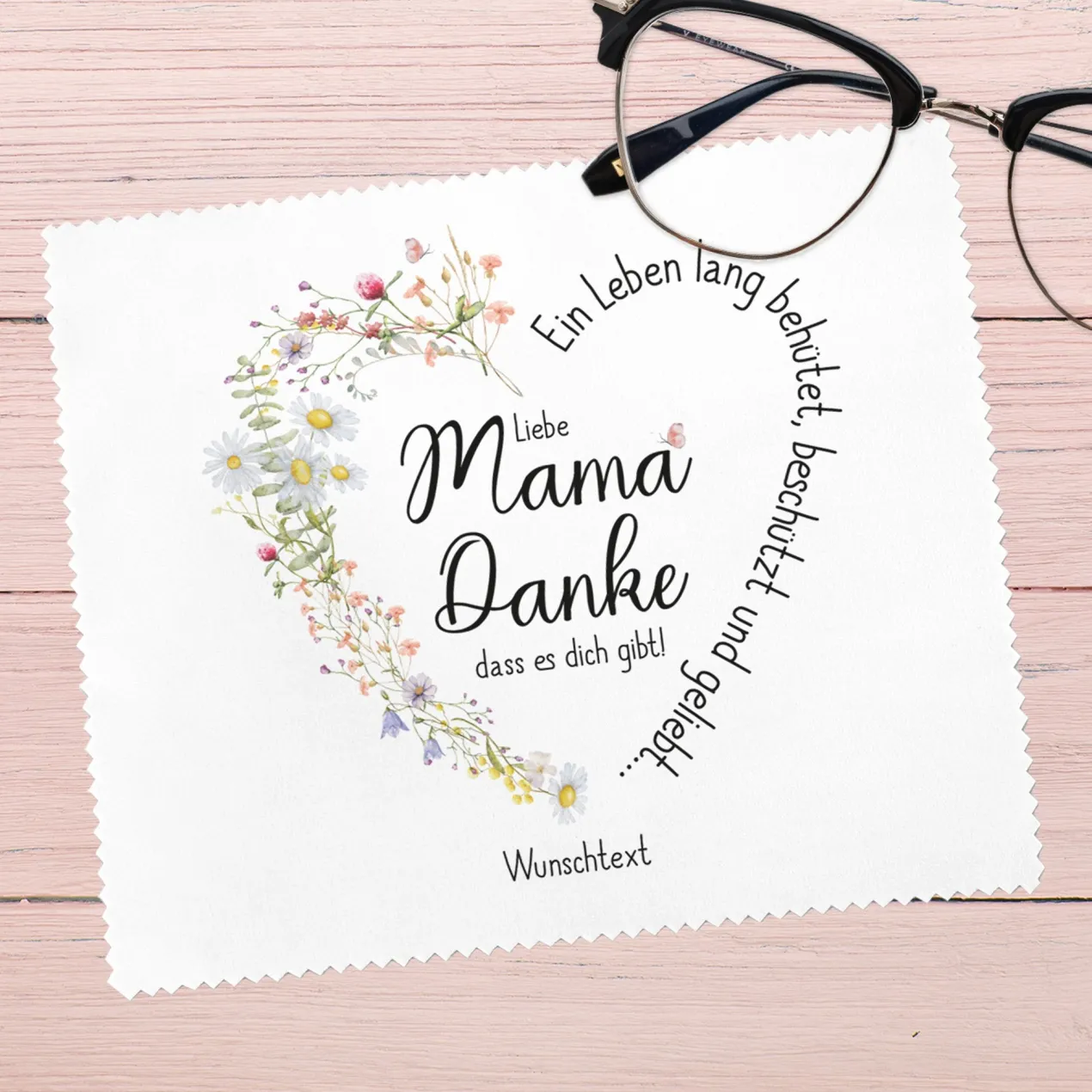 Brillenputztuch für Mama zu Muttertag mit Wunschtext | Motiv in Herzform