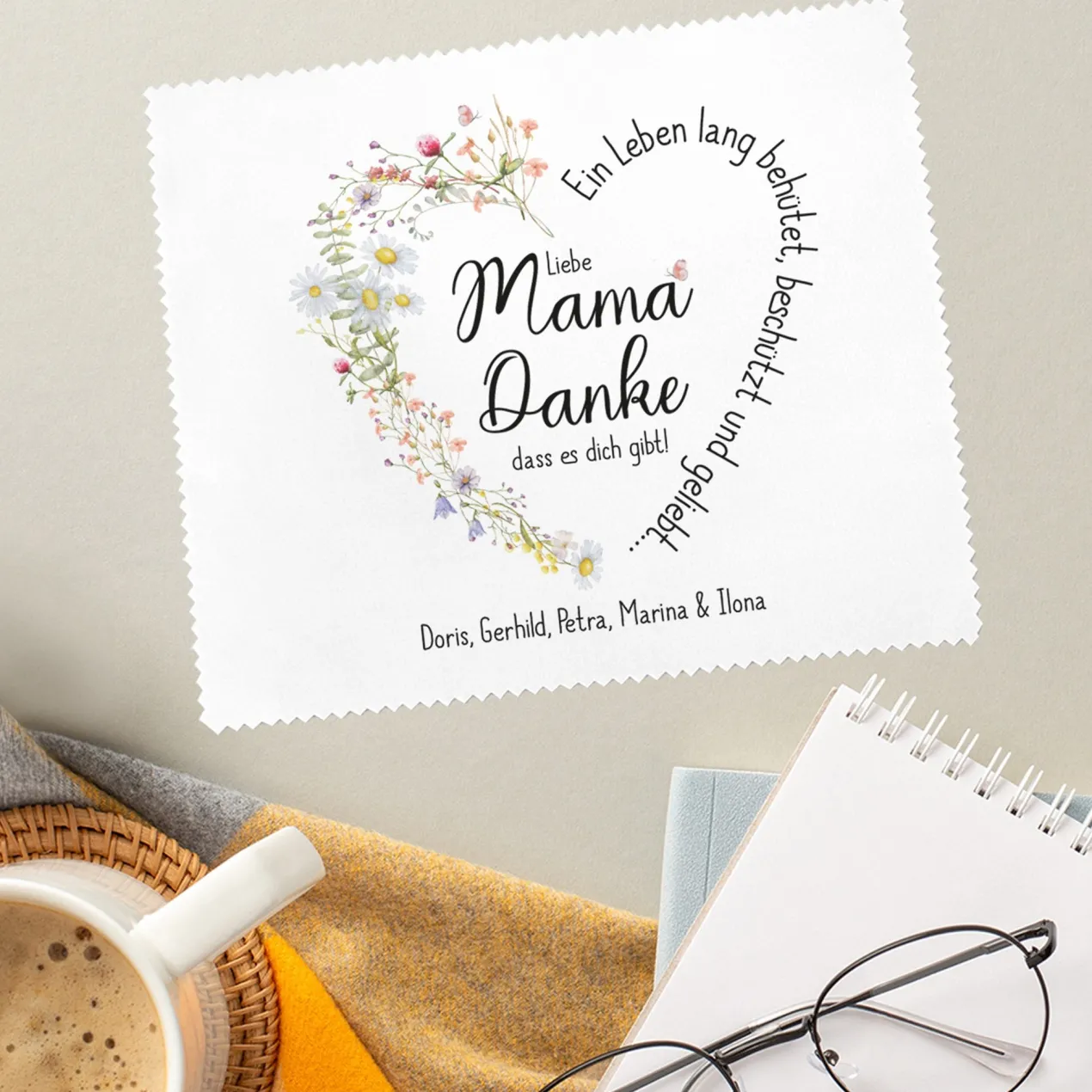 Brillenputztuch für Mama zu Muttertag mit Wunschtext | Motiv in Herzform