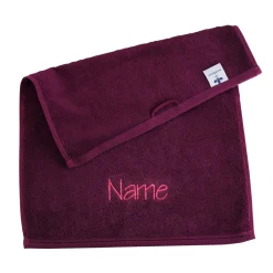 Brombeerfarbenes Handtuch in 3 Größen mit Name bestickt, Badetuch, Gästehandtuch