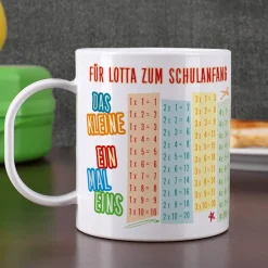 Bruchfeste Tasse zum Schulanfang mit Einmaleins und Wunschtext als Geschenk für Kinder