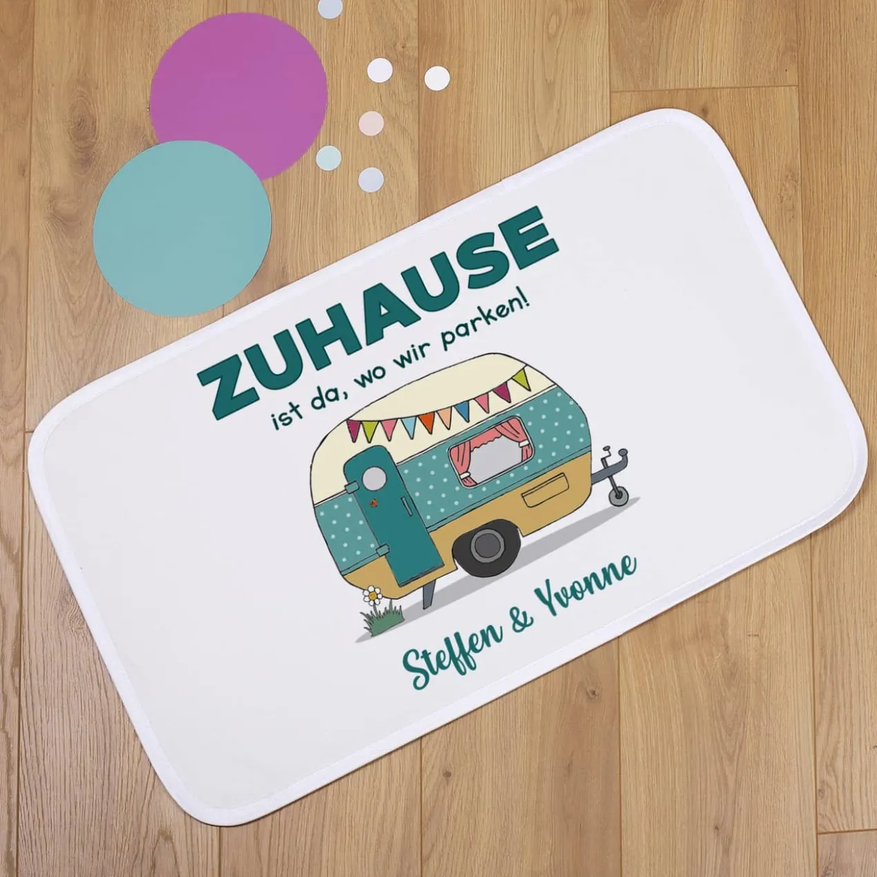 Camping Badematte mit Wohnwagen und Wunschtext
