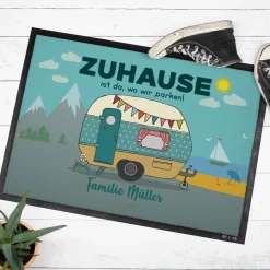 Camping-Fußmatte mit Wohnwagen und Wunschtext