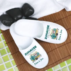 Camping Pantoffeln mit Wohnwagen und Wunschtext