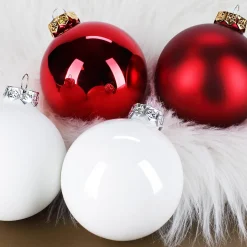 Christbaumkugel für Tiere mit Name und Pfote graviert