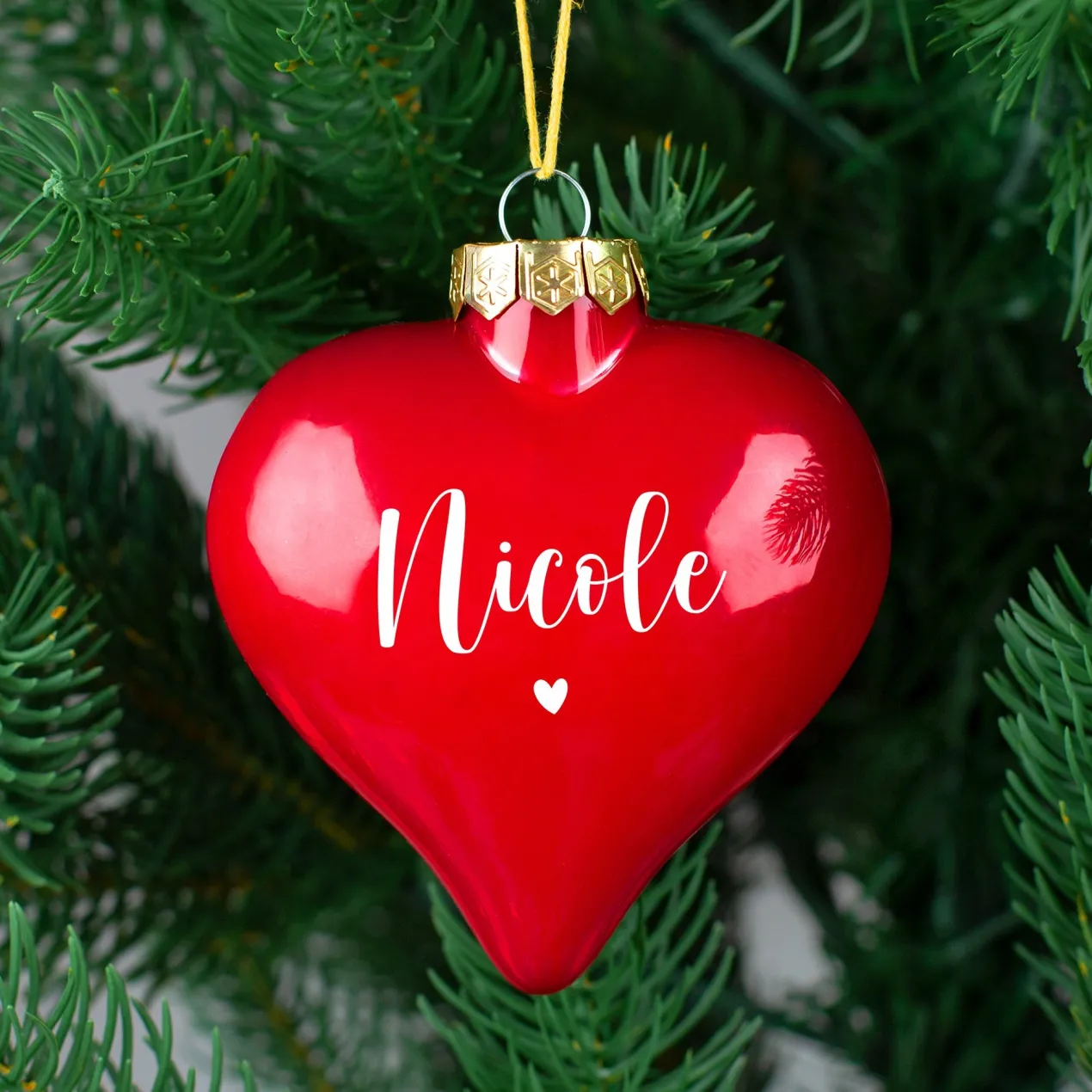 Christbaumkugel in Herzform personalisiert mit Name und Herz Motiv | Matt oder glänzend Rot