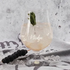 Cocktailglas mit schlichter Namensgravur