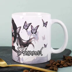 Coole Anime Tasse mit sechs Charakteren und Name