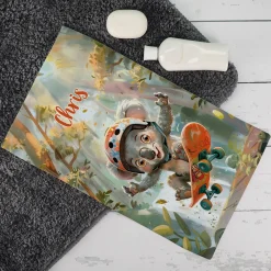 Cooles Handtuch mit verschiedenen Tieren bei Sommeraktivitäten und Name bedruckt