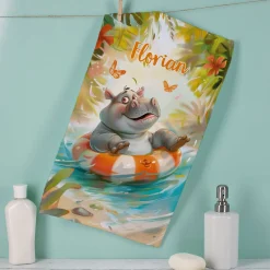 Cooles Handtuch mit verschiedenen Tieren bei Sommeraktivitäten und Name bedruckt